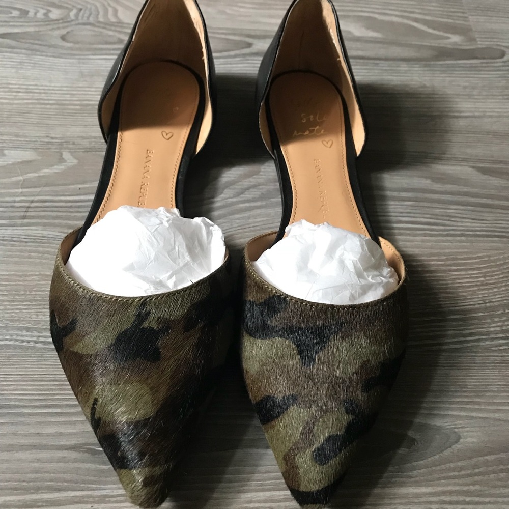 Banana Republic Camo D’Orsay Pointed Flats